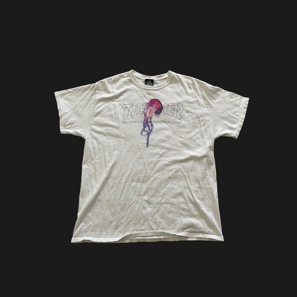 White graphic thrasher magazine t-shirt